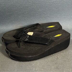 Volatile Women’s Untamed‎ Flip Flop Sandals Size 6